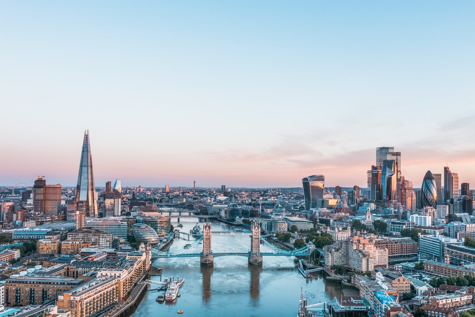 US Travelers Will Need Authorization to Enter the UK in 2025